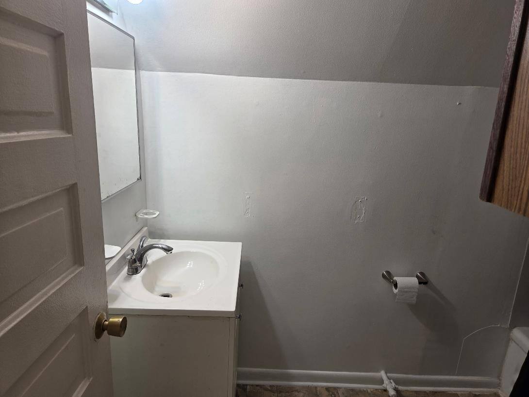 Apartment for rent at 1209 Gratiot Ave #2, Saginaw, MI 48602
