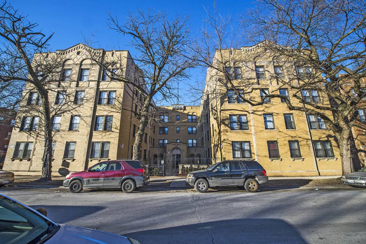 Apartment for rent at 1734 E 72nd St, Chicago, IL 60649
