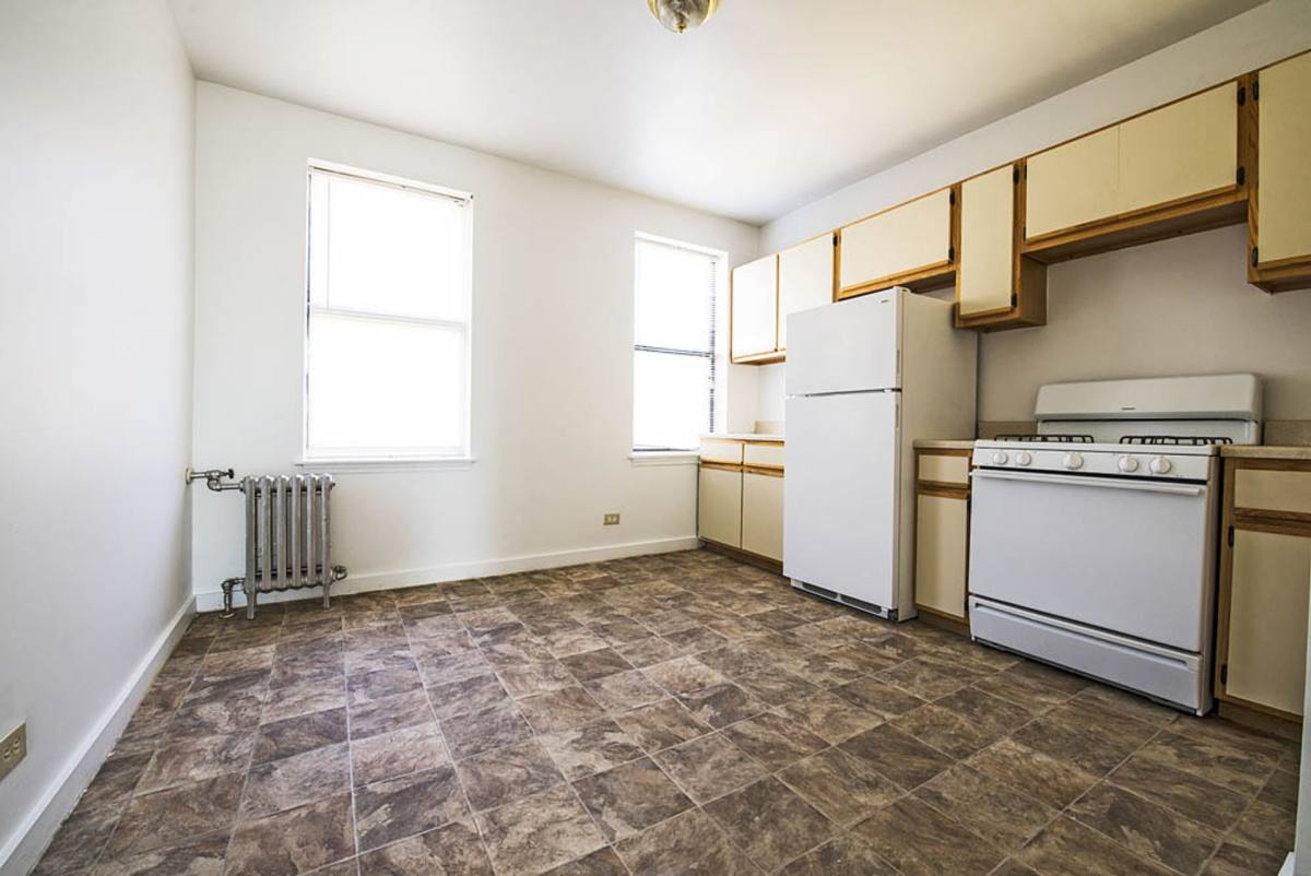 Apartment for rent at 1734 E 72nd St, Chicago, IL 60649