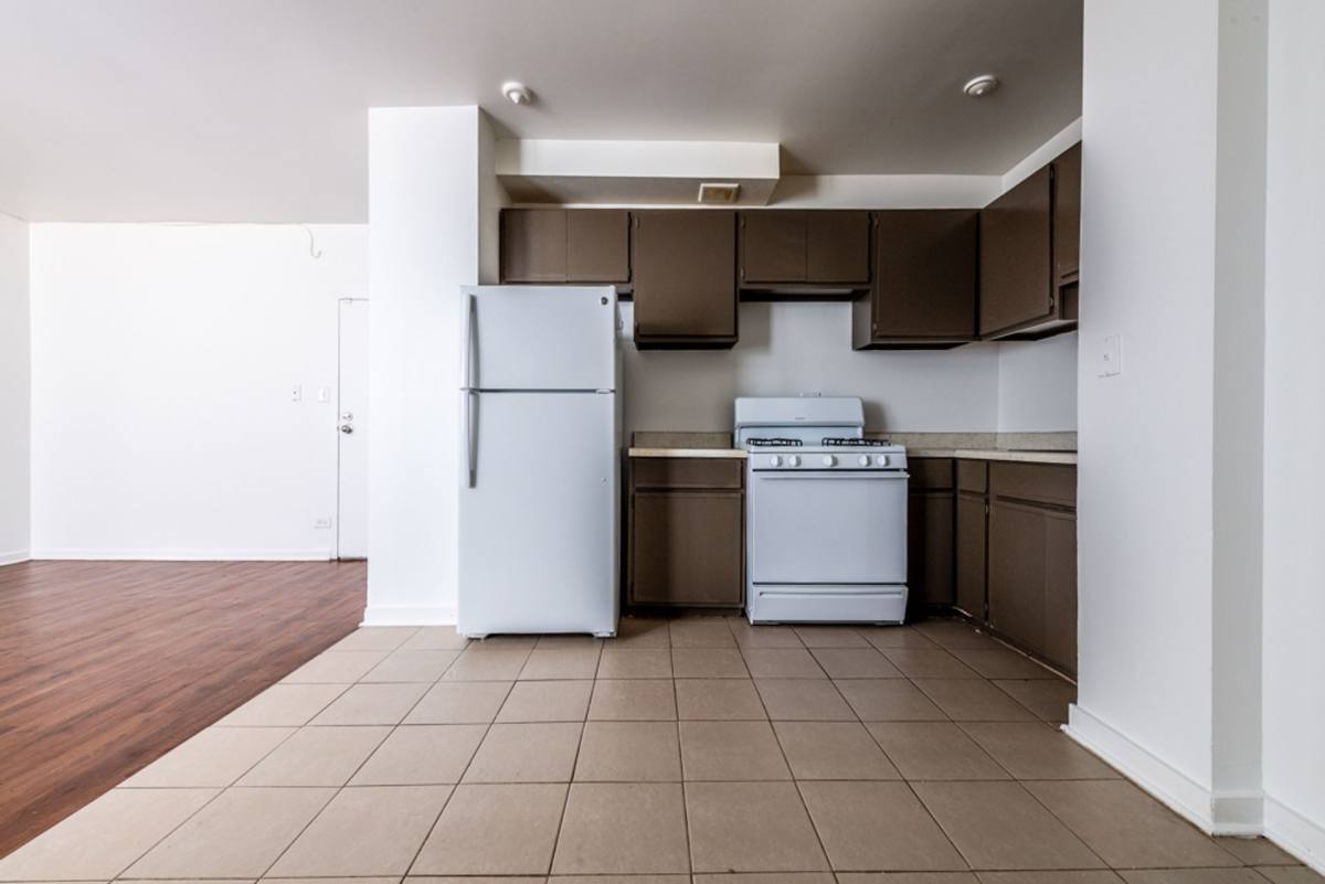 Apartment for rent at 1734 E 72nd St, Chicago, IL 60649