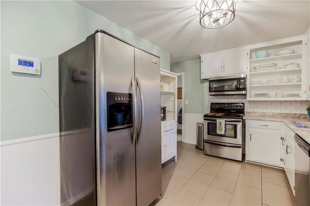House for rent at 9621 Pflumm Rd, Lenexa, KS 66215