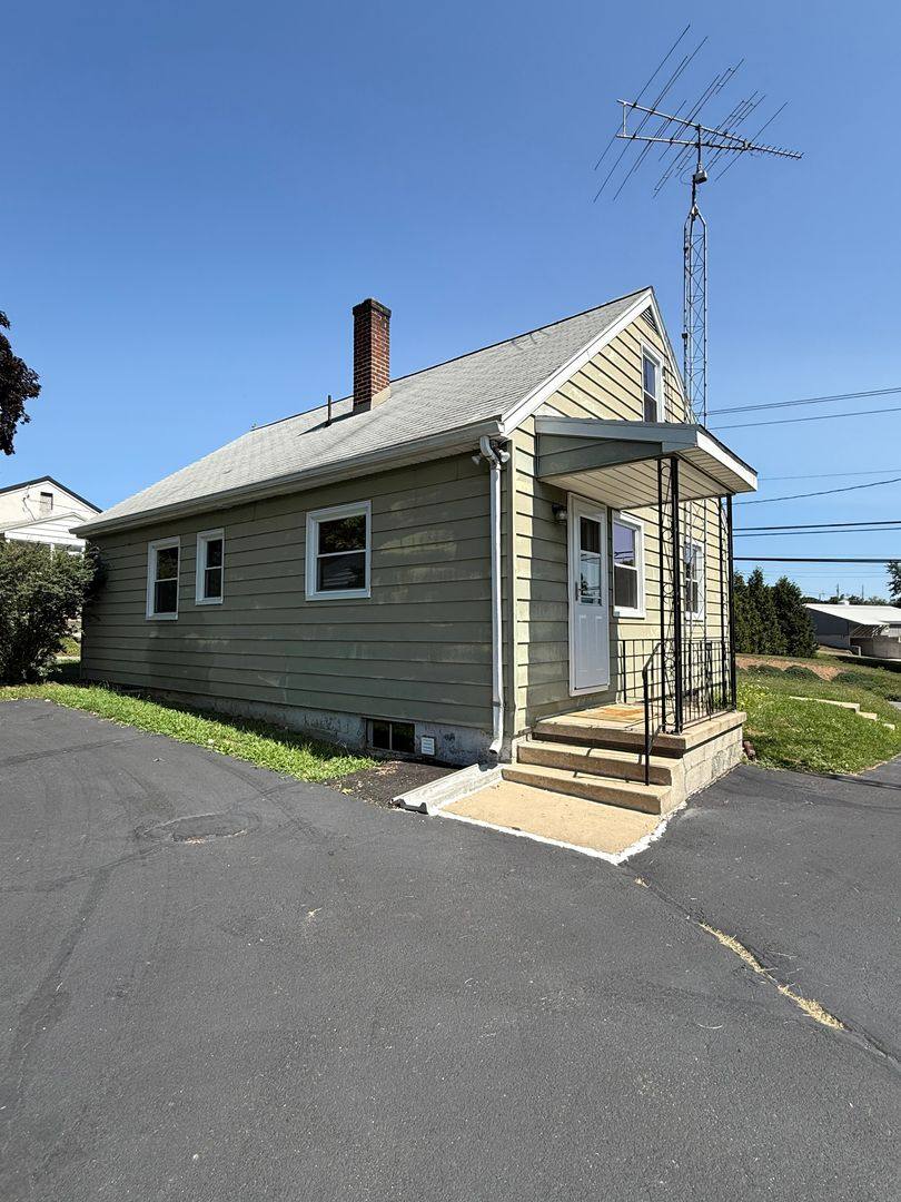 House for rent at 1294 Edenville Rd, Chambersburg, PA 17202