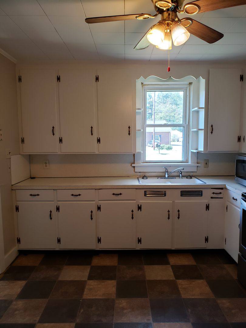 House for rent at 112 Quarry Rd, Chambersburg, PA 17201
