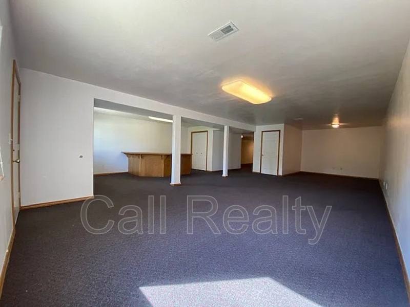 House for rent at 921 S Shelley Lake Lane, Veradale, WA 99037