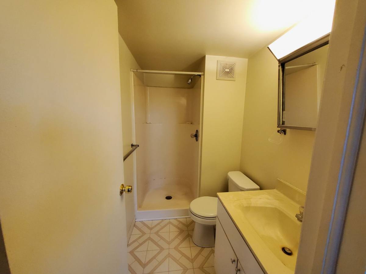 Apartment for rent at 1037-1039 Vermont St, Quincy, IL 62301
