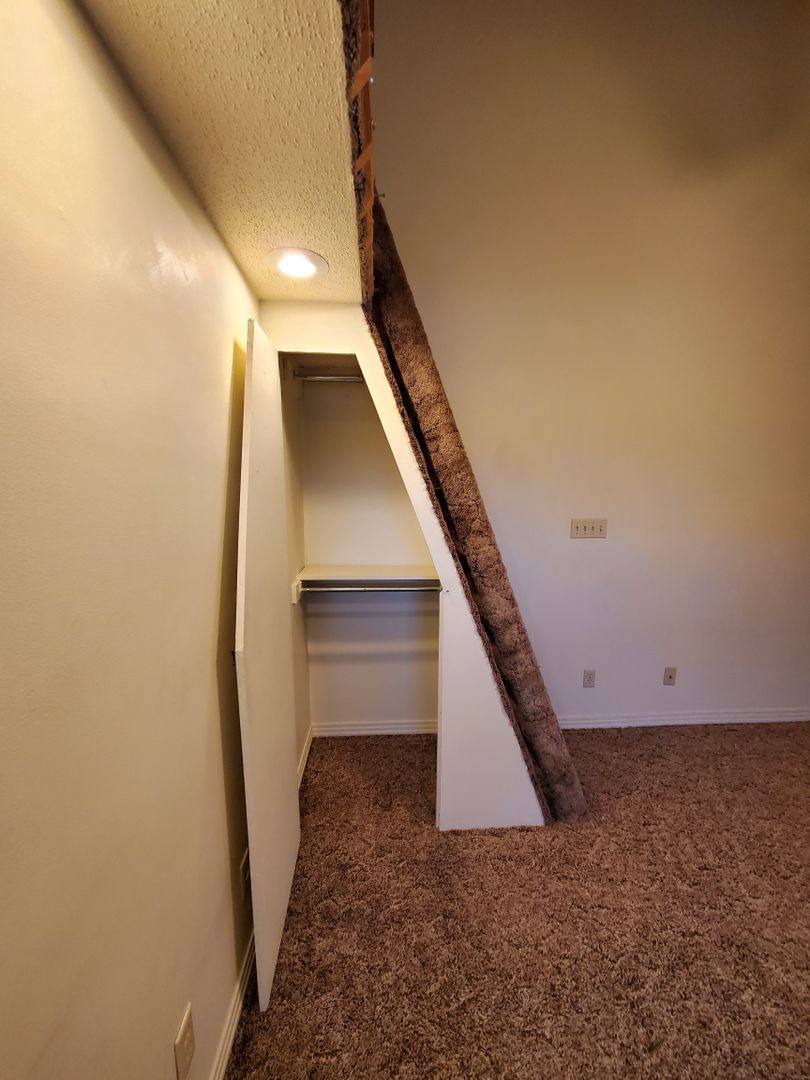 Apartment for rent at 1037-1039 Vermont St, Quincy, IL 62301