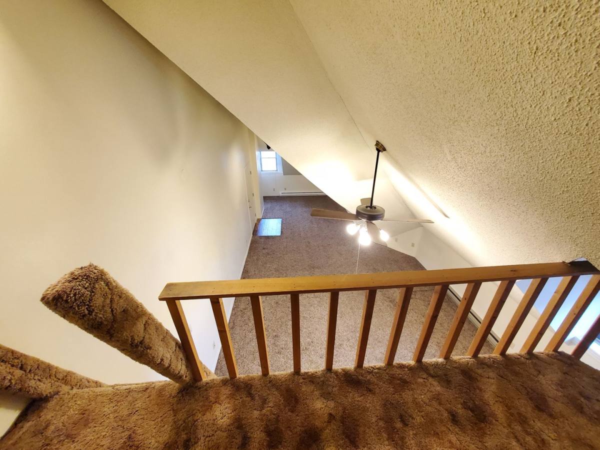 Apartment for rent at 1037-1039 Vermont St, Quincy, IL 62301