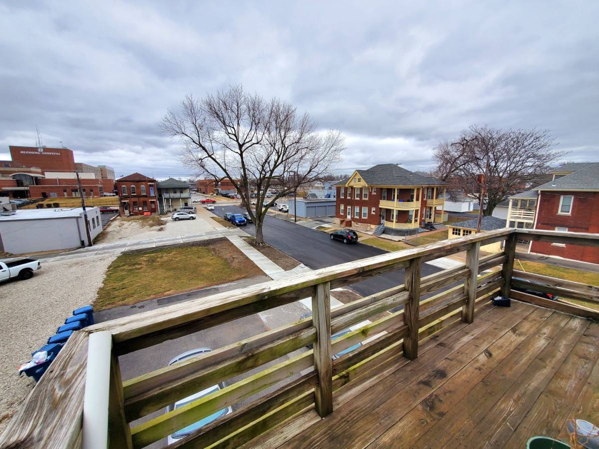 Apartment for rent at 1037-1039 Vermont St, Quincy, IL 62301
