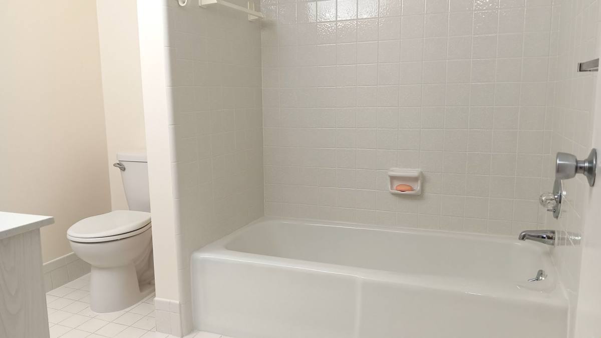 Apartment for rent at 327 34th Ave N, Saint Petersburg, FL 33704