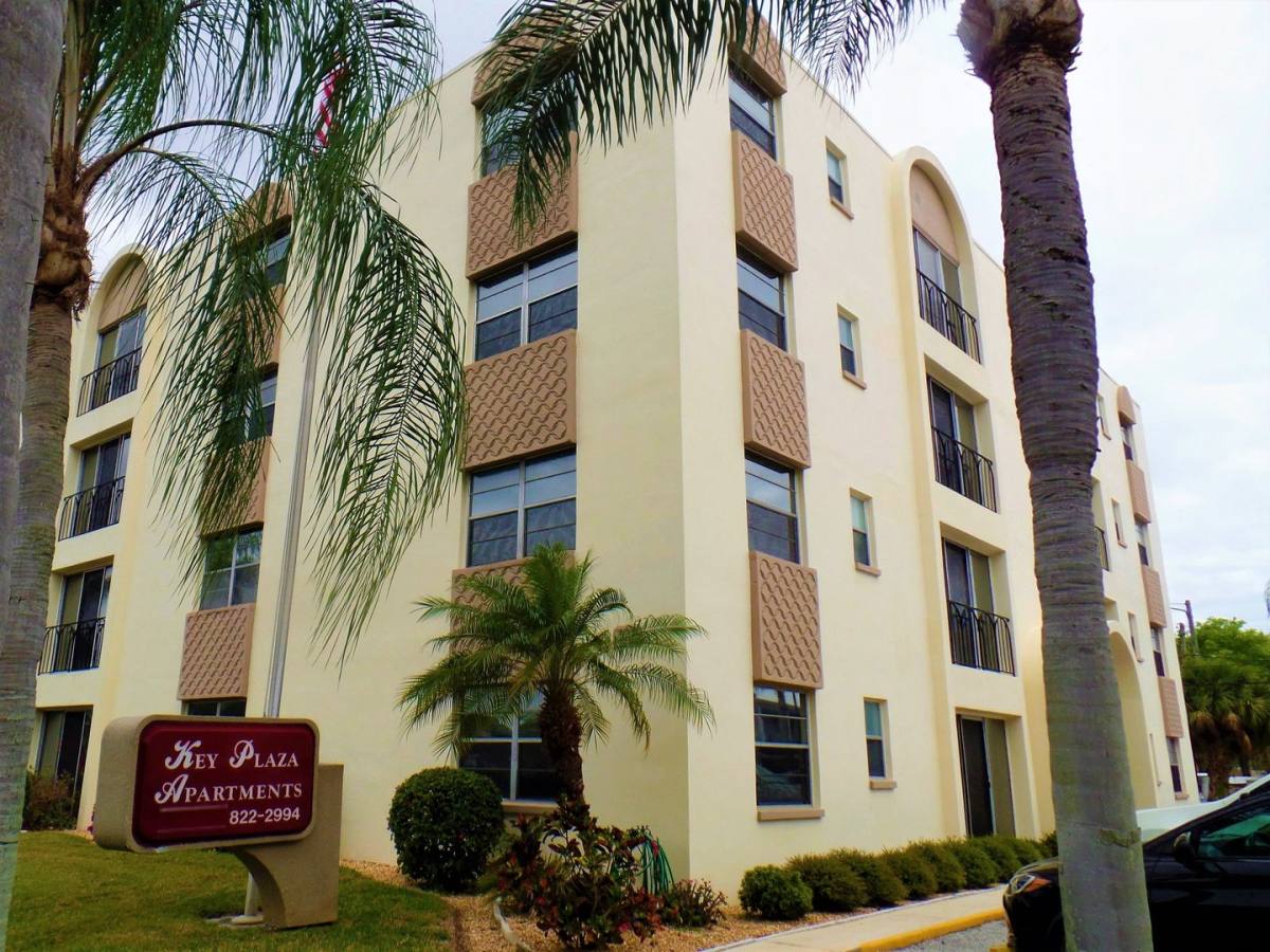 Apartment for rent at 327 34th Ave N, Saint Petersburg, FL 33704