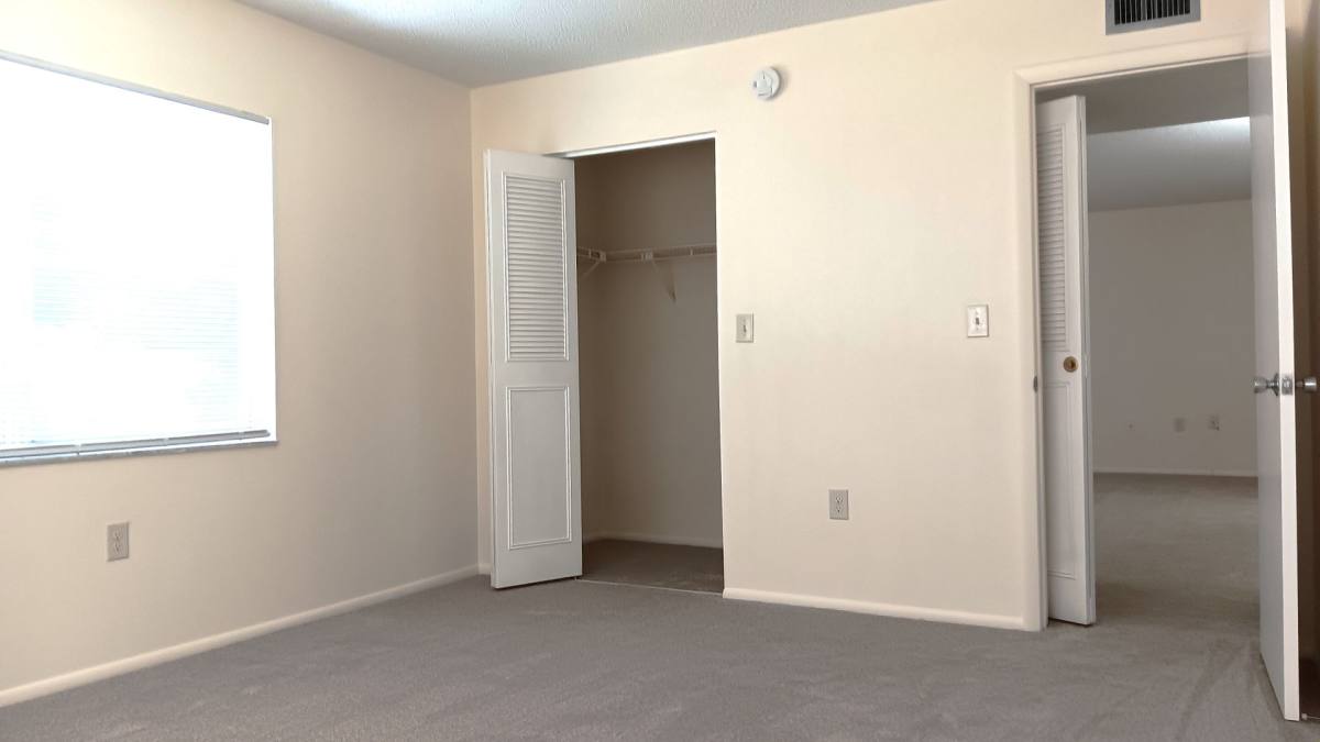 Apartment for rent at 327 34th Ave N, Saint Petersburg, FL 33704