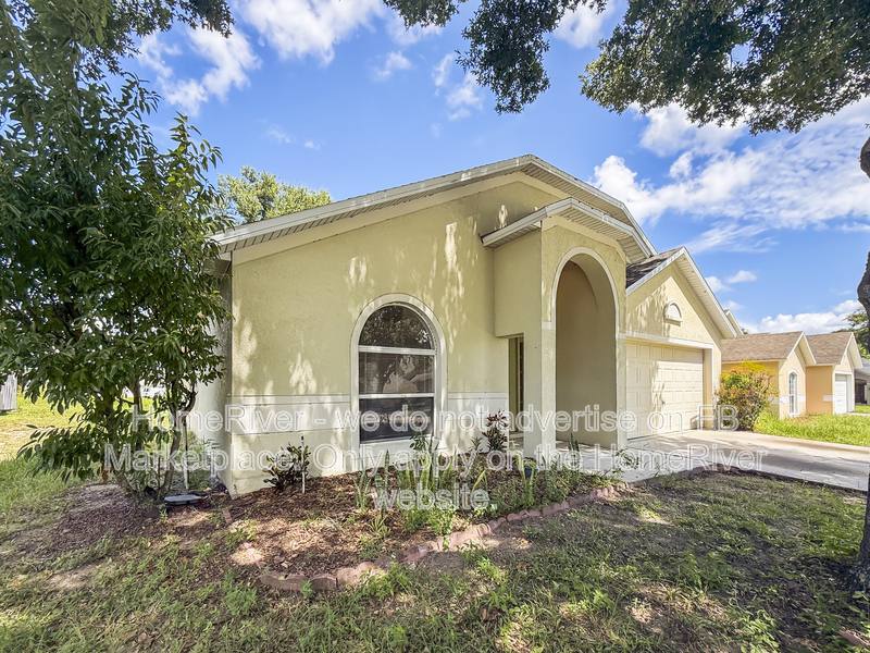 House for rent at 2272 Merry Rd, Tavares, FL 32778