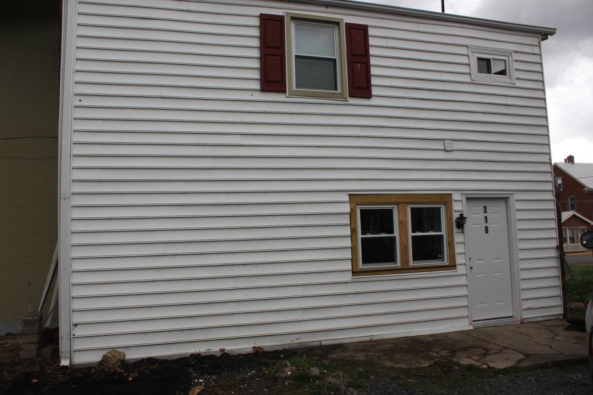 Apartment for rent at 218 S Main St, Bridgewater, VA 22812