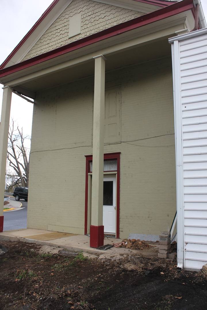 Apartment for rent at 218 S Main St, Bridgewater, VA 22812