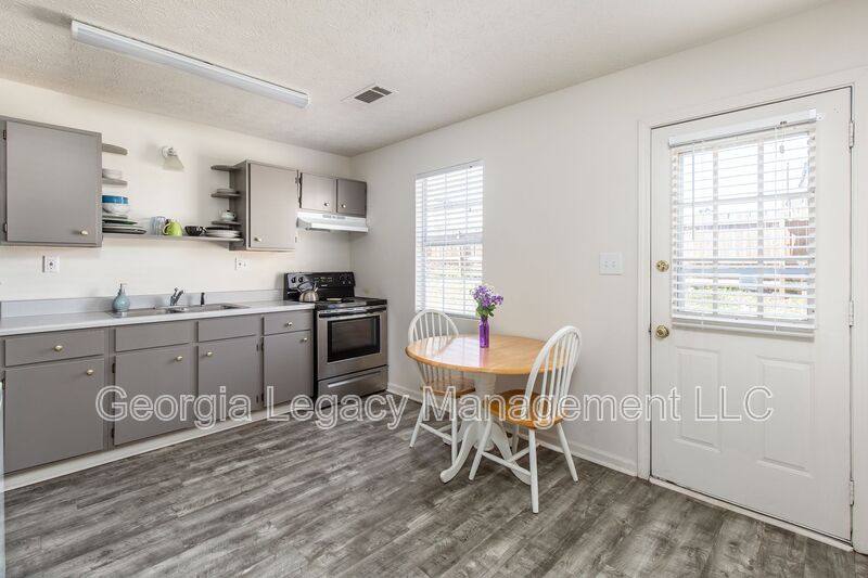 House for rent at 1852 Faulkner Dr, Commerce, GA 30529