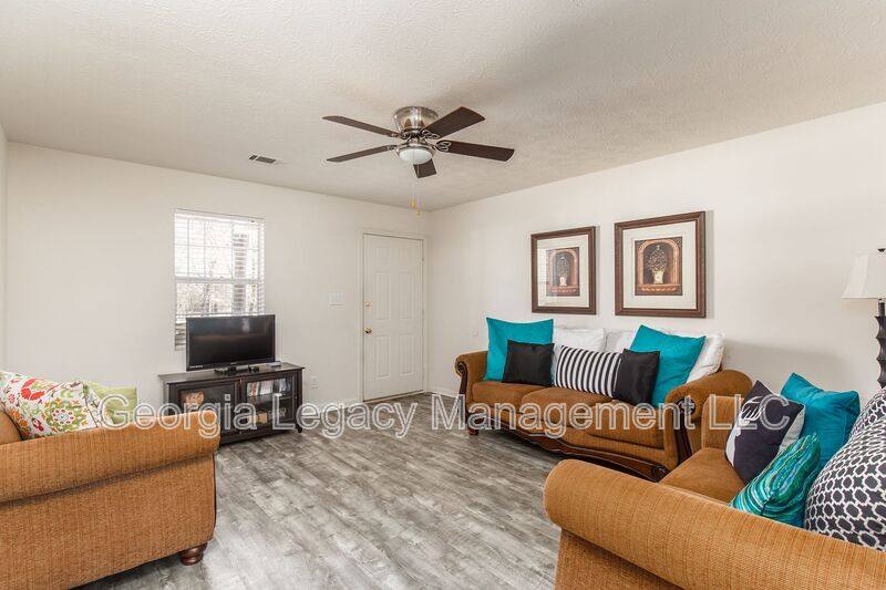 House for rent at 1852 Faulkner Dr, Commerce, GA 30529