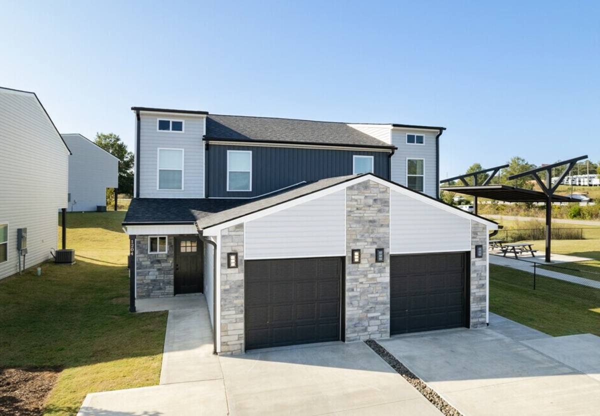 Townhouse for rent at 1202 Chelsey Lane, Inman, SC 29349