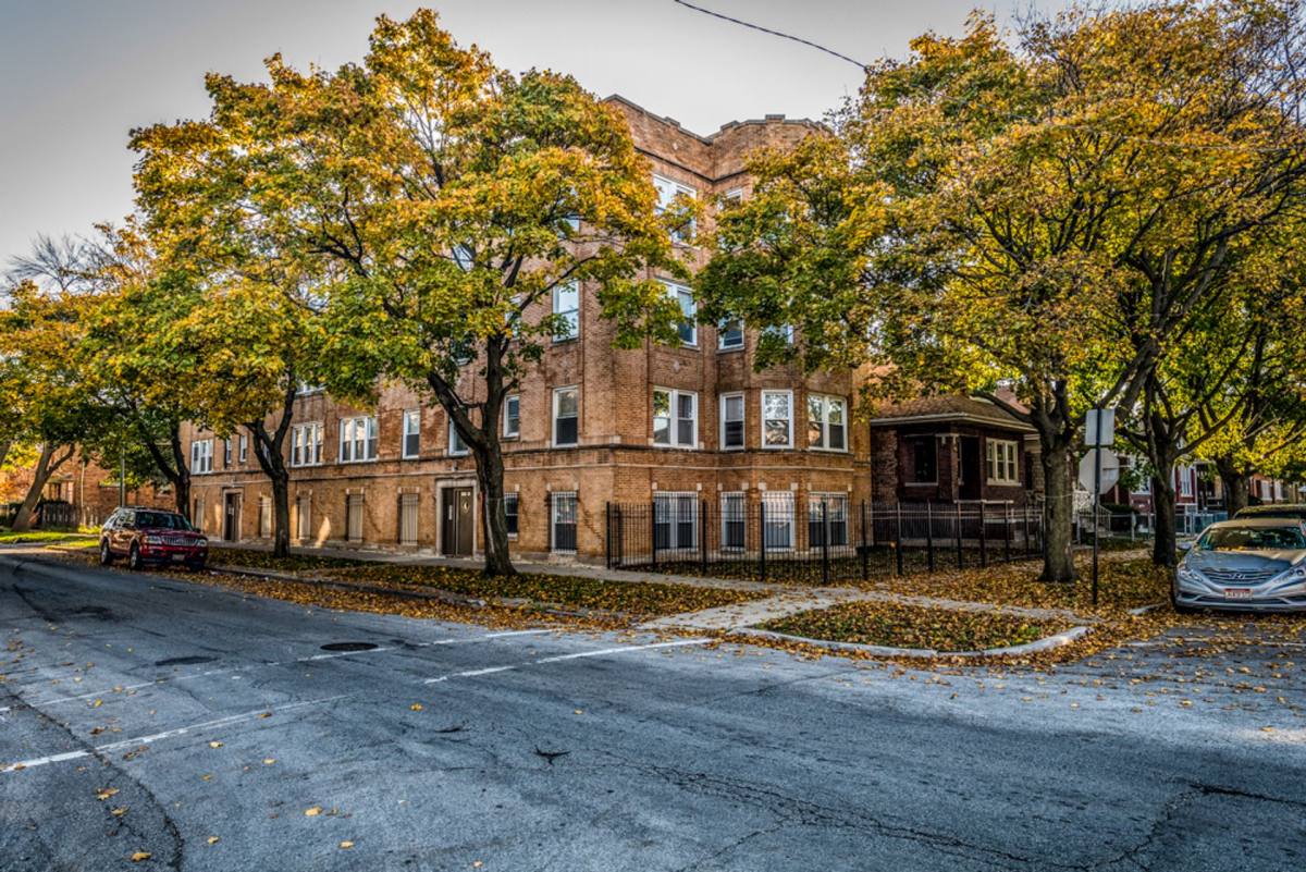 Apartment for rent at 1515-21 W 81st, Chicago, IL 60620