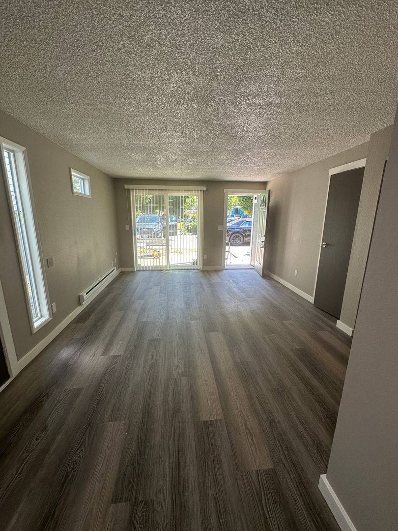 Condo for rent at 519 Burnett Ave S, Renton, WA 98057