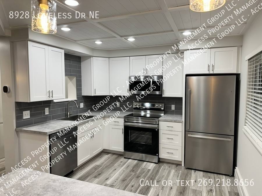 House for rent at 8928 Loveless Dr NE, Rockford, MI 49341