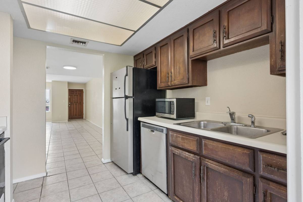 House for rent at 1927 E Hampton Ave, Mesa, AZ 85204