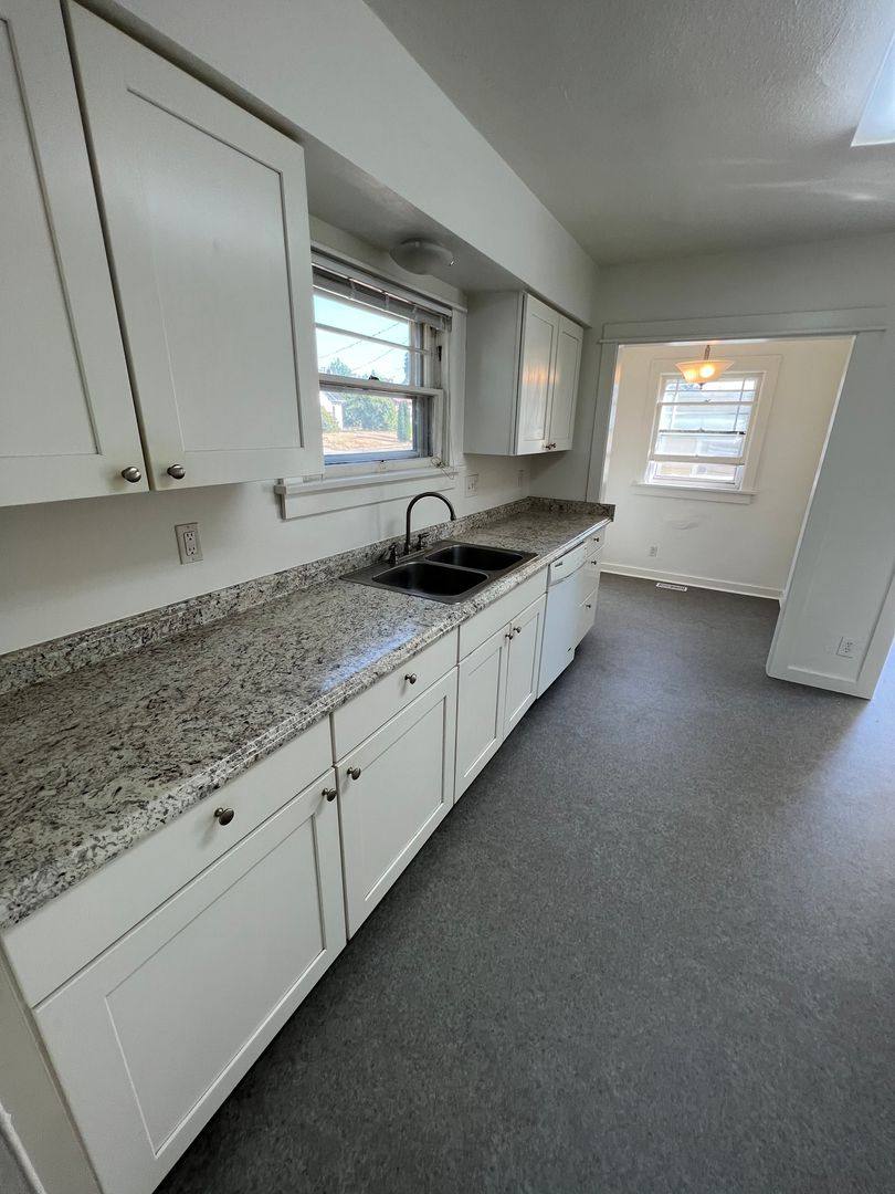 House for rent at 102 S 46th St, Tacoma, WA 98418