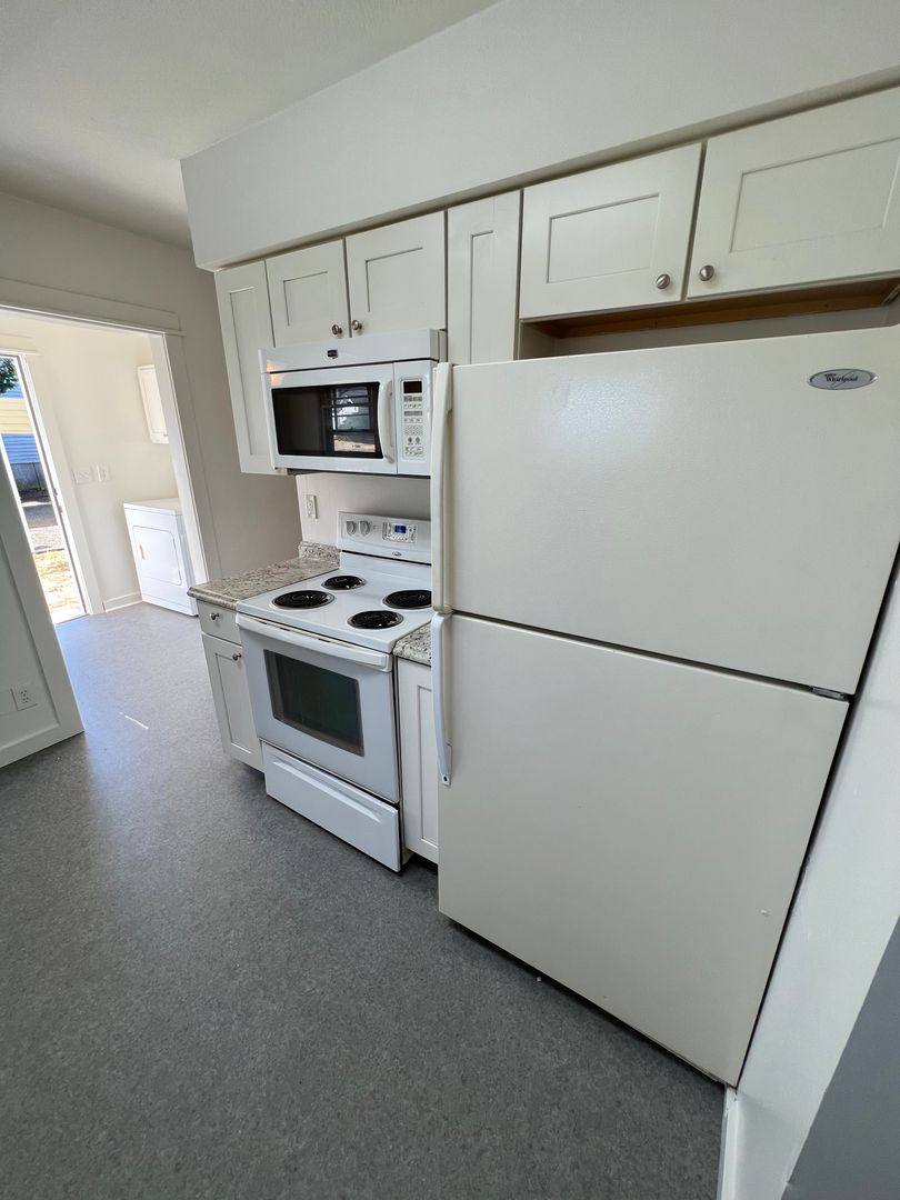 House for rent at 102 S 46th St, Tacoma, WA 98418