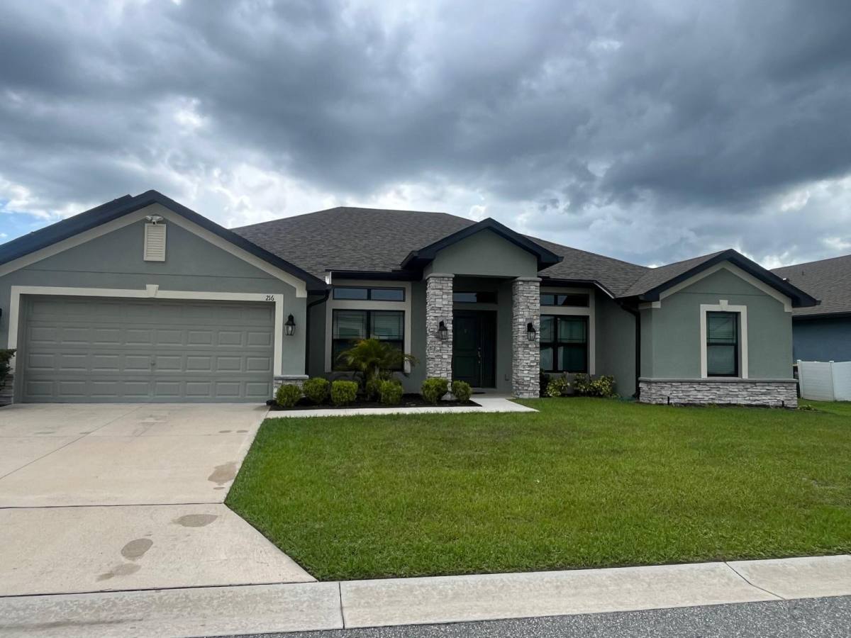 House for rent at 216 Heritage Park Lane, Mulberry, FL 33860