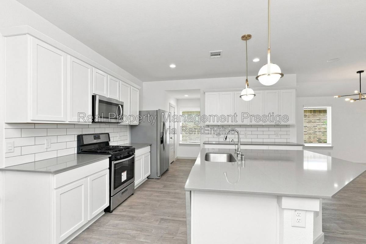 House for rent at 1826 Plantation Place, Baytown, TX 77523