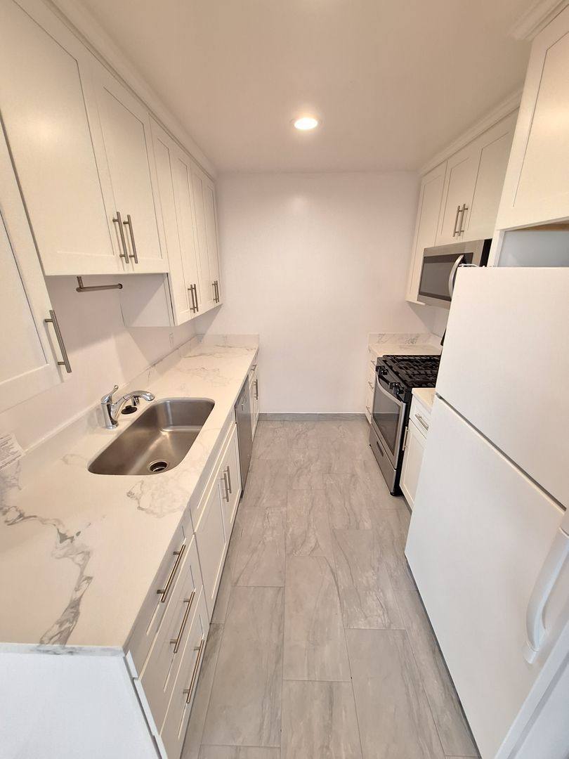 Apartment for rent at 1515 S Beverly Glen Blvd #3, Los Angeles, CA 90024