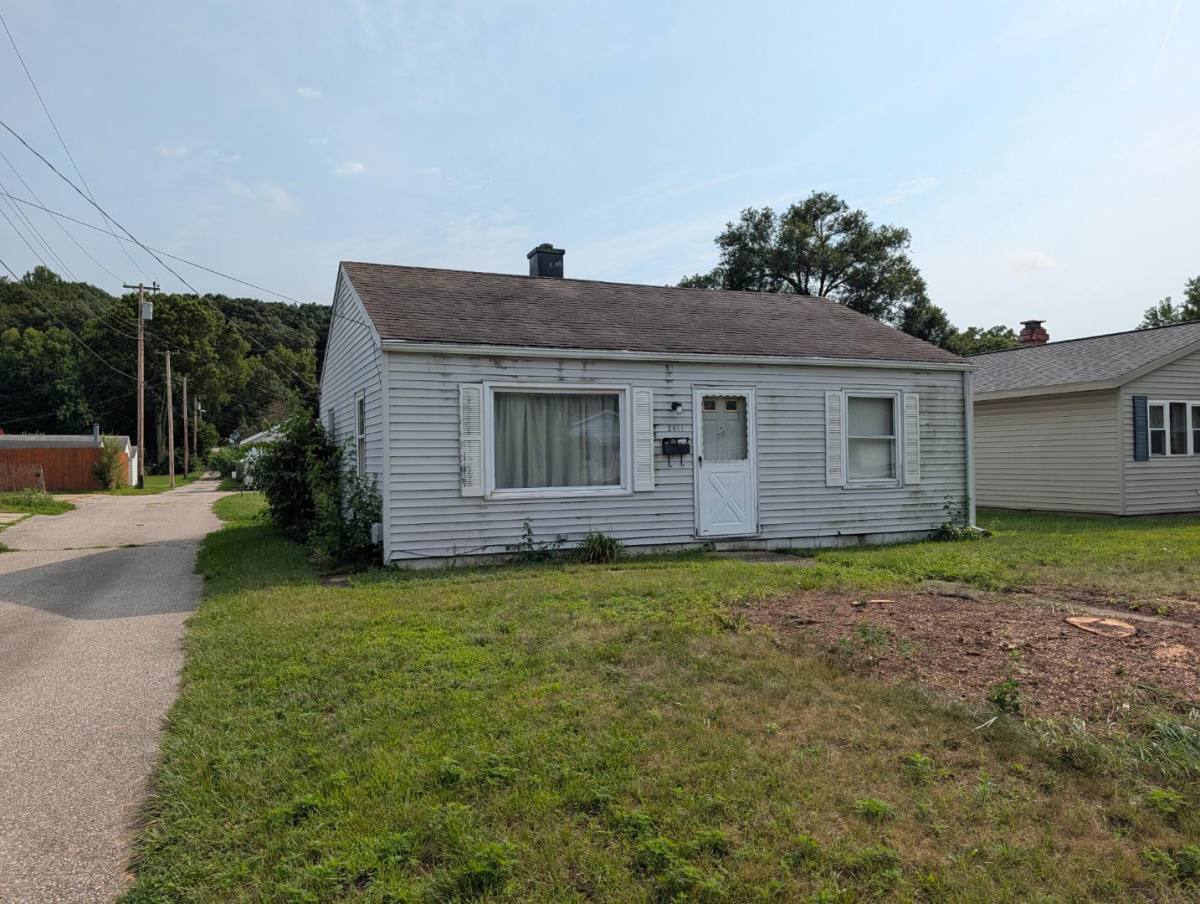 House for rent at 2411 Delaware St, Mishawaka, IN 46544