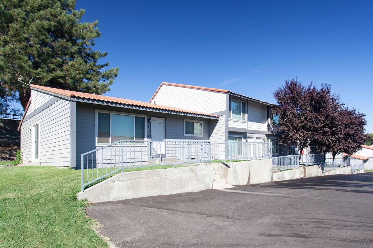 Townhouse for rent at 803 S Olympia St, Kennewick, WA 99336