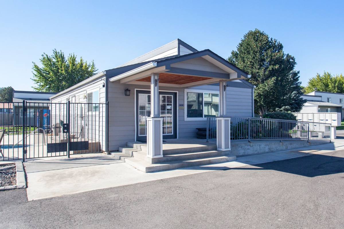 Townhouse for rent at 803 S Olympia St, Kennewick, WA 99336