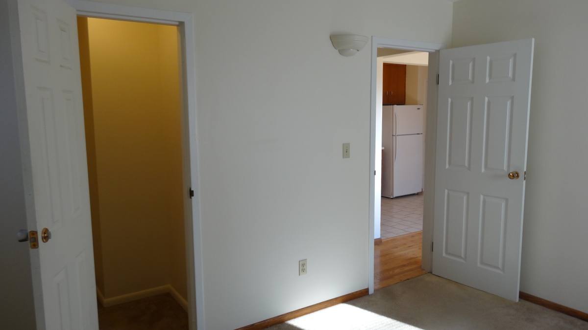 Apartment for rent at 804 6th St NW, Saint Paul, MN 55112