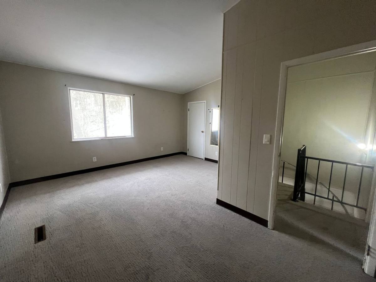 Apartment for rent at 147 Bradley St, Morgantown, WV 26505