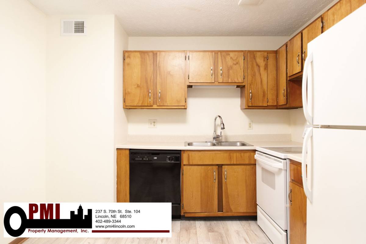 Apartment for rent at 4838 Walker Ave, Lincoln, NE 68504