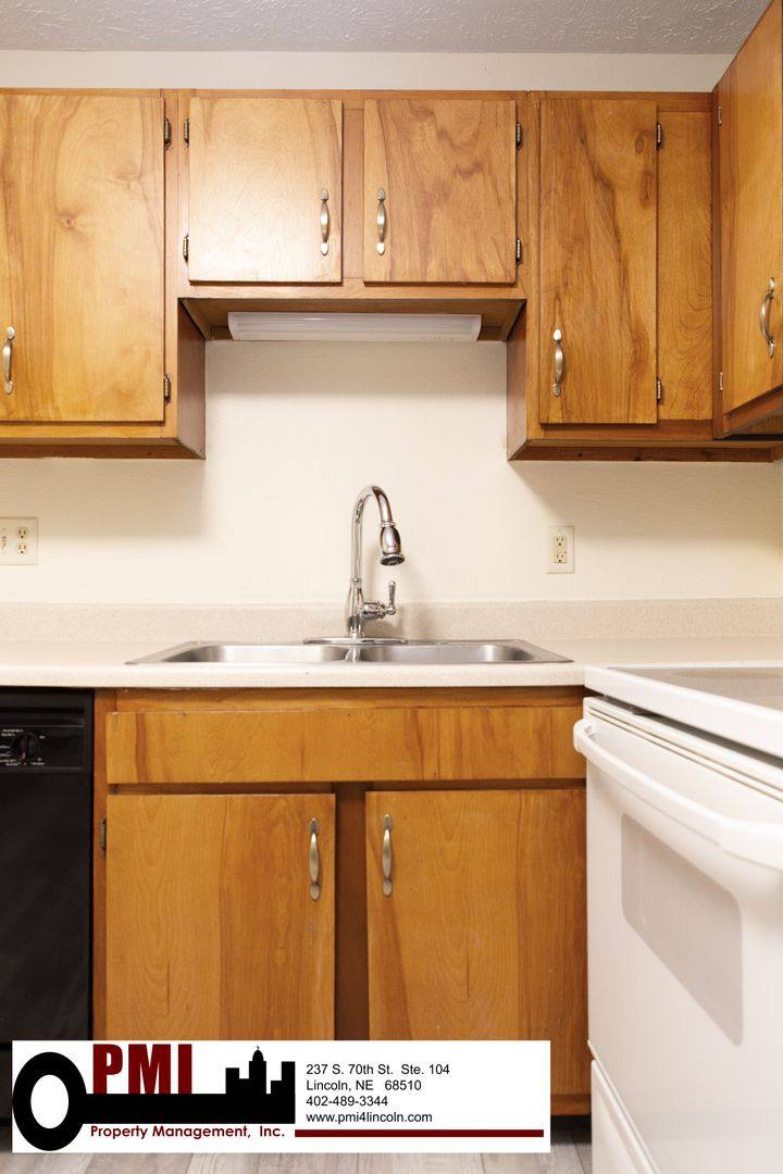 Apartment for rent at 4838 Walker Ave, Lincoln, NE 68504
