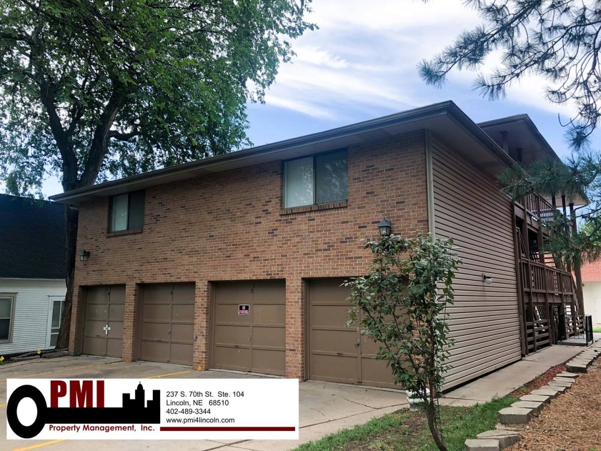Apartment for rent at 4838 Walker Ave, Lincoln, NE 68504