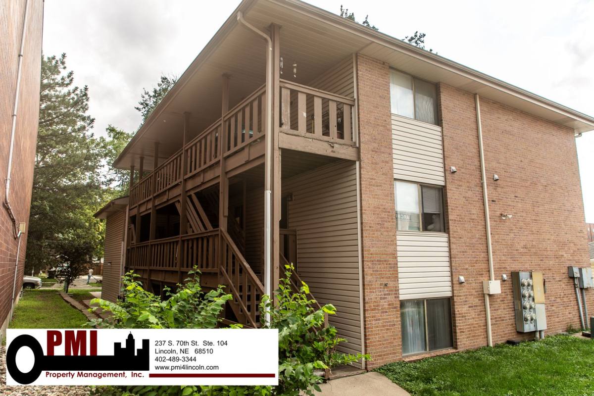 Apartment for rent at 4838 Walker Ave, Lincoln, NE 68504