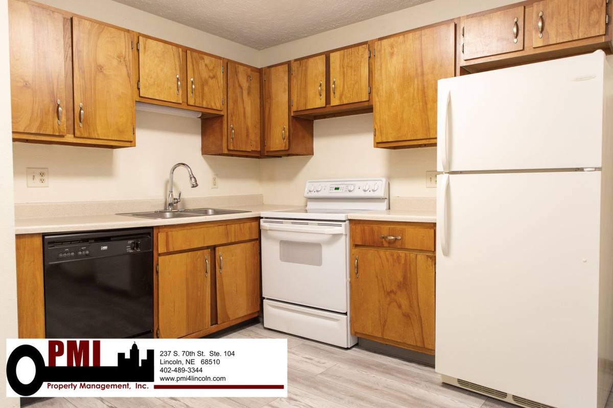 Apartment for rent at 4838 Walker Ave, Lincoln, NE 68504