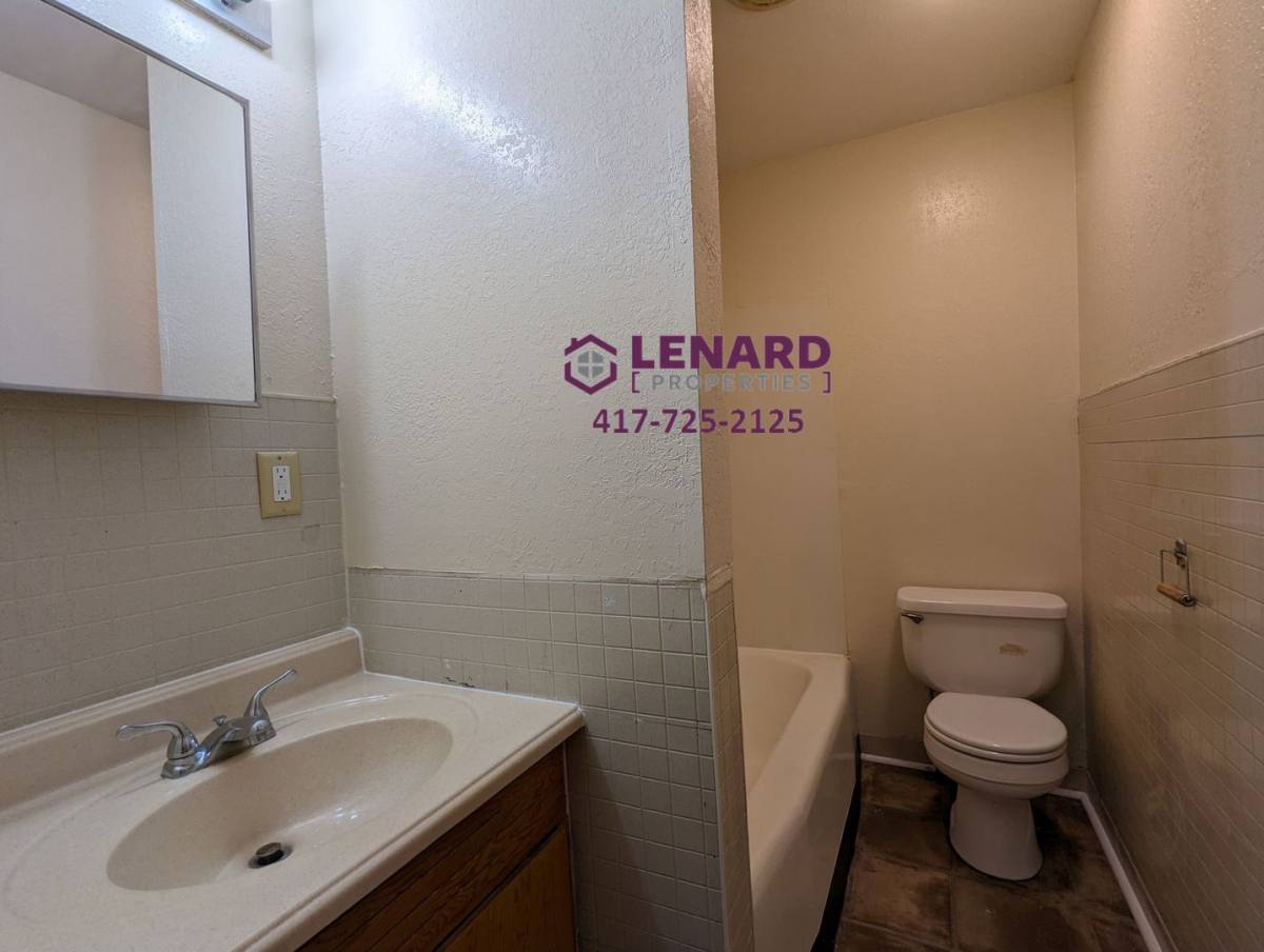House for rent at 723 E College, Bolivar, MO 65613