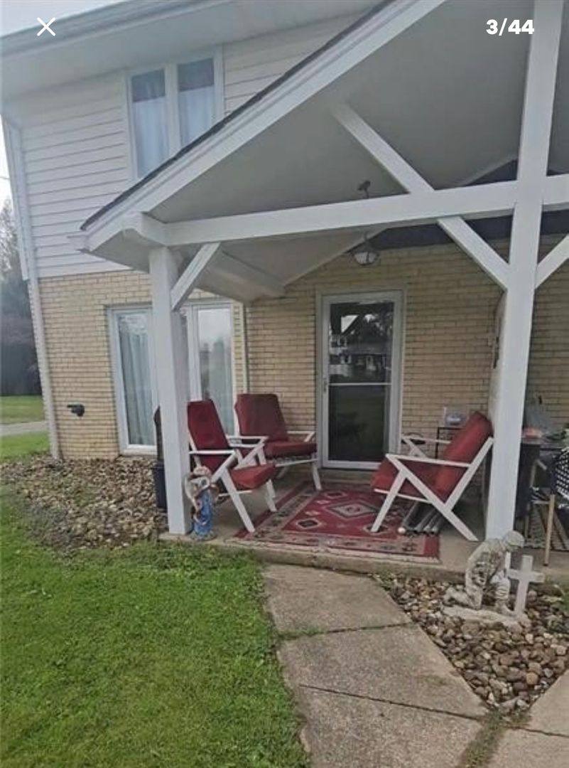 Townhouse for rent at 1314 Willowbrook Rd, New Castle, PA 16101
