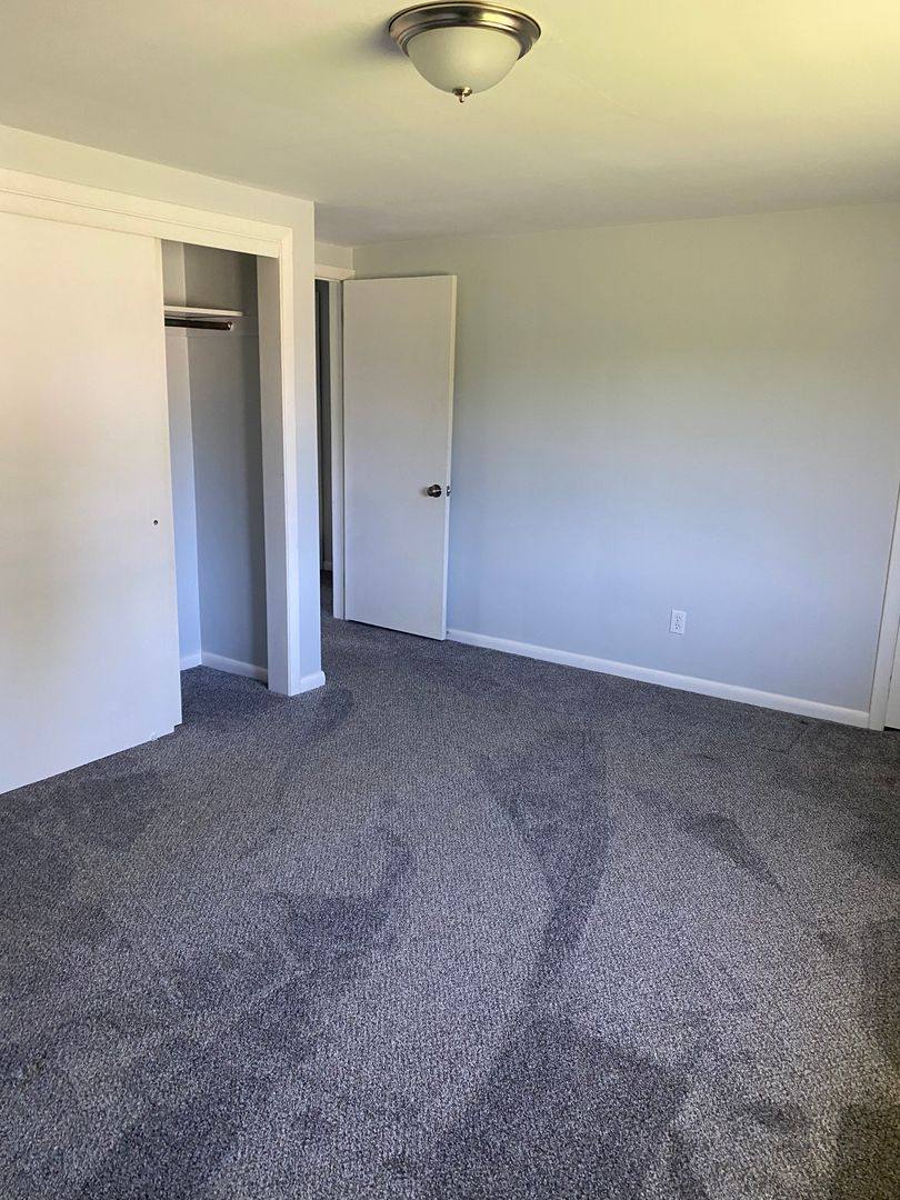 Townhouse for rent at 1314 Willowbrook Rd, New Castle, PA 16101