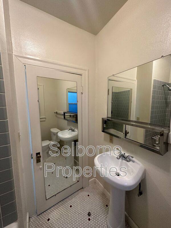 Apartment for rent at 5339 Broadway, Oakland, CA 94618