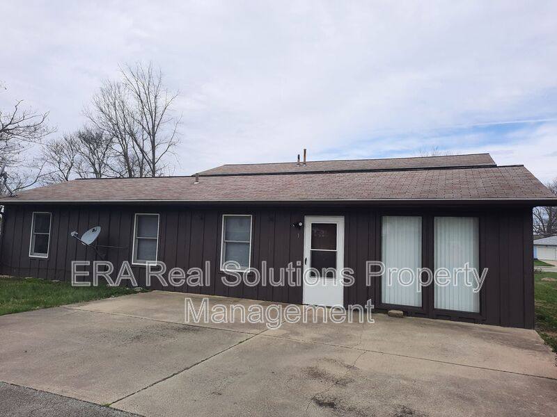 Apartment for rent at 888 W Locust St #A, Wilmington, OH 45177
