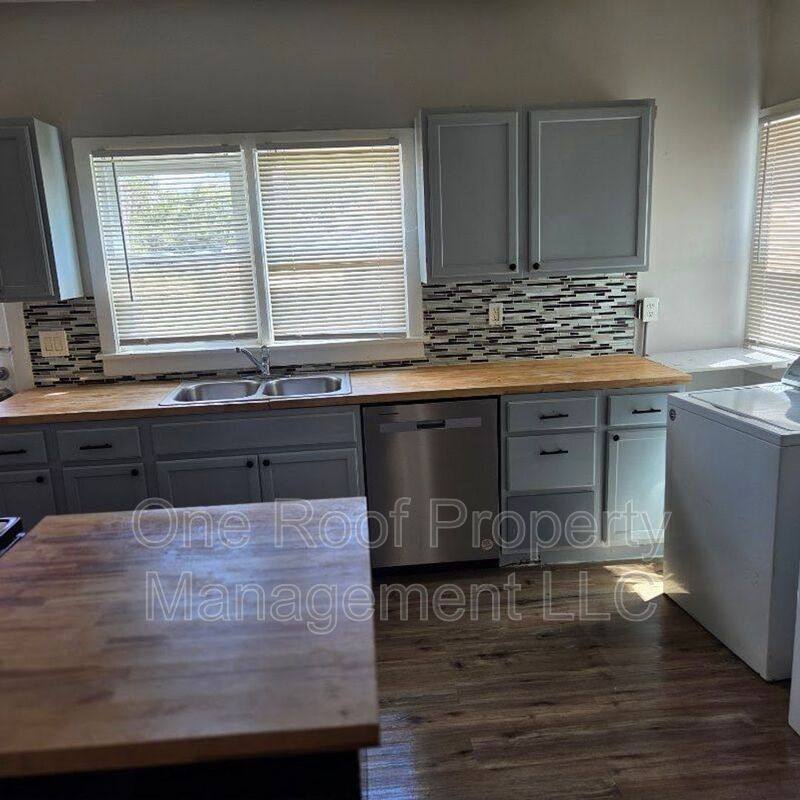 House for rent at 447 N Lawndale Ave, Kansas City, MO 64123
