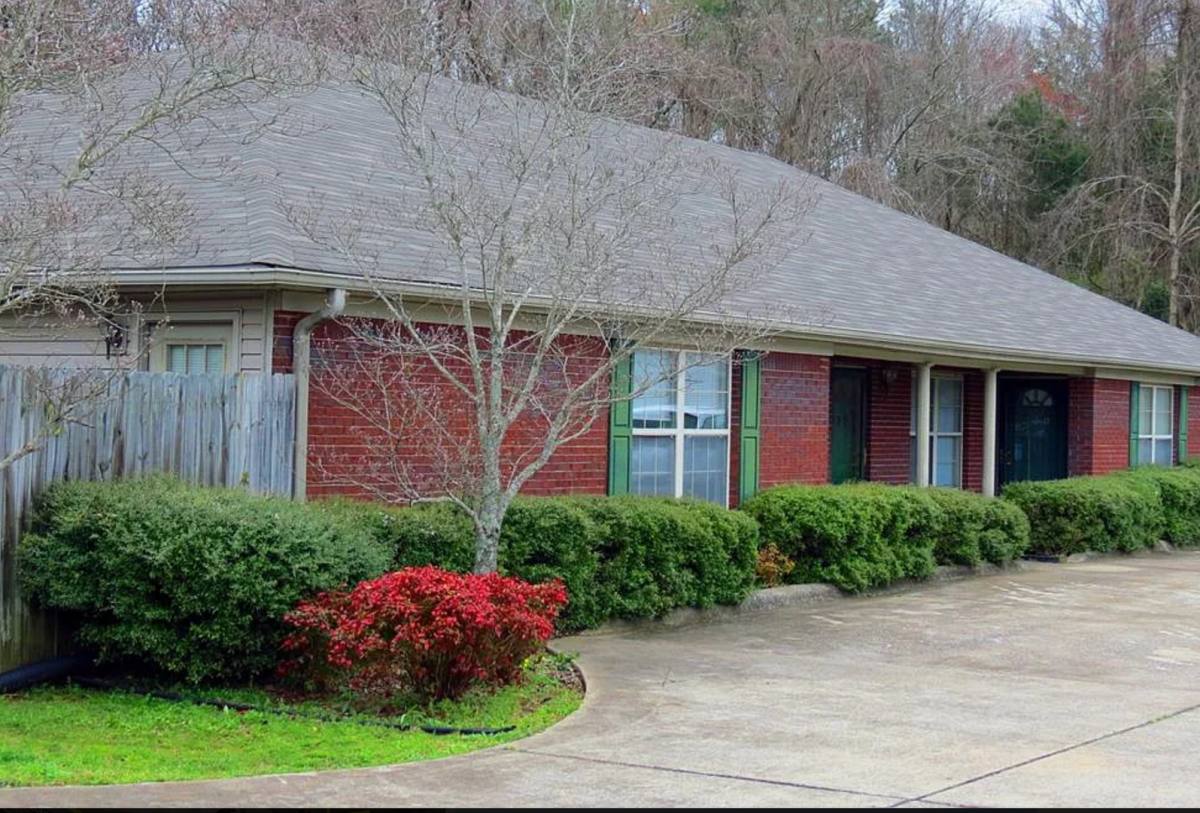 Apartment for rent at 120 Alabama St, Killen, AL 35645