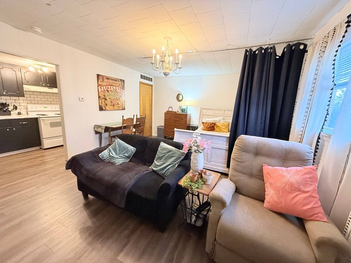 Apartment for rent at 521 N 1st St, Chillicothe, IL 61523