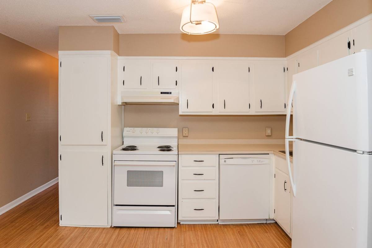 Apartment for rent at 208 Fairhope Ave, Fairhope, AL 36532