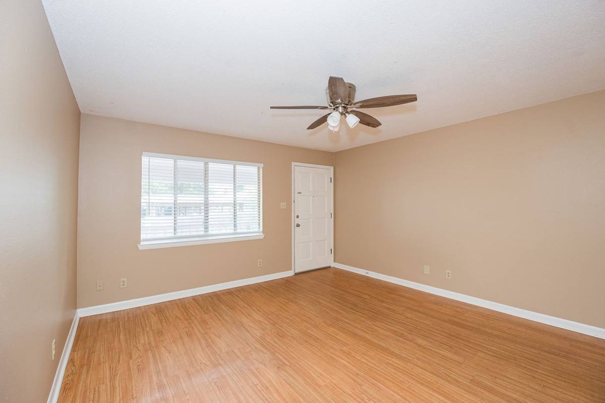 Apartment for rent at 208 Fairhope Ave, Fairhope, AL 36532